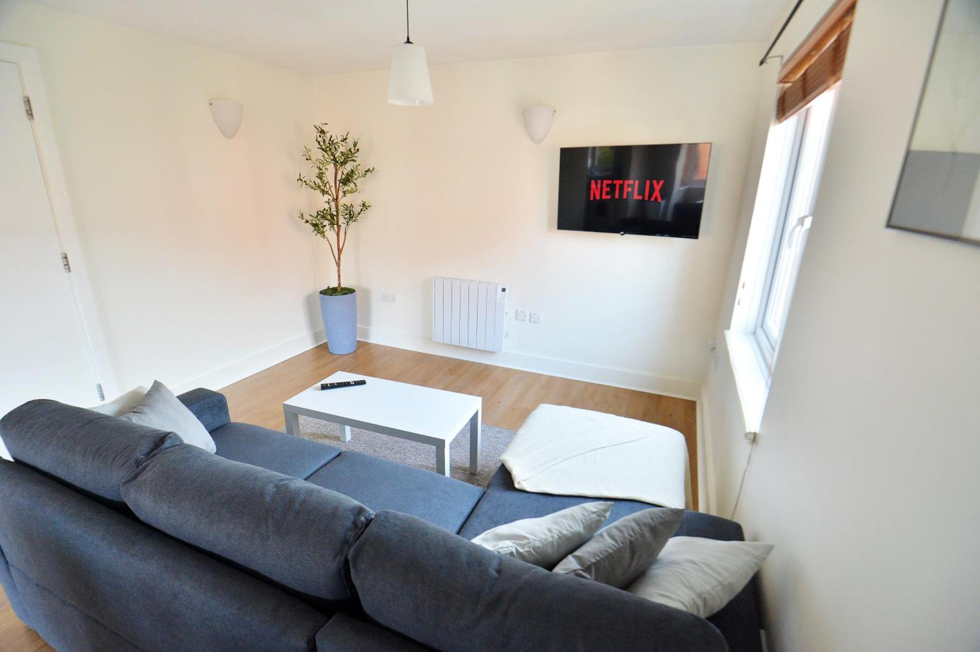 Stylish 2Br Flat - 2 Free Parking Spaces - Near Lgw Airport クローリー エクステリア 写真