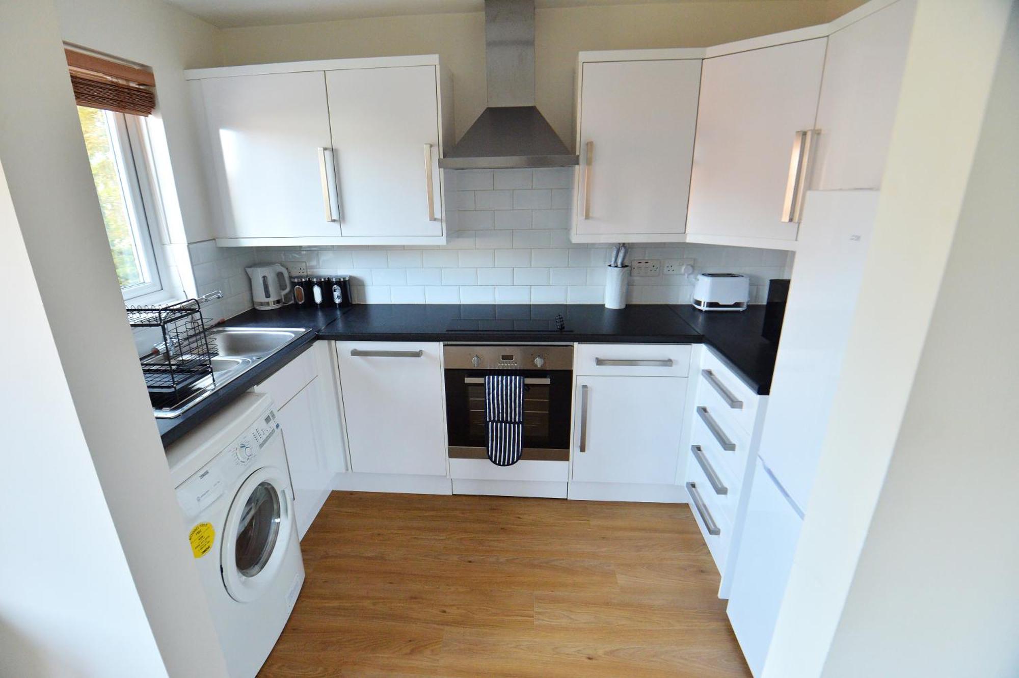 Stylish 2Br Flat - 2 Free Parking Spaces - Near Lgw Airport クローリー エクステリア 写真