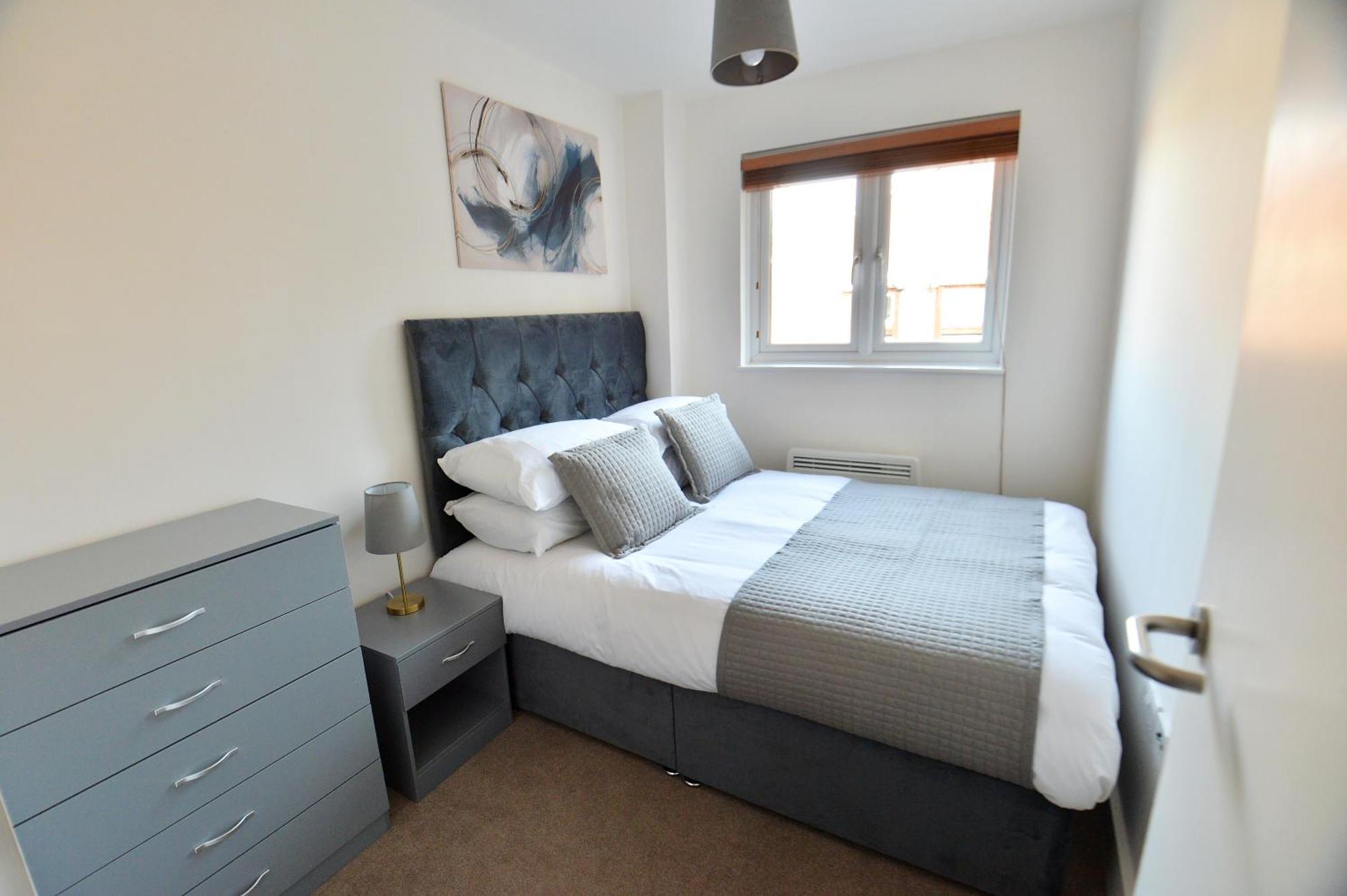 Stylish 2Br Flat - 2 Free Parking Spaces - Near Lgw Airport クローリー エクステリア 写真