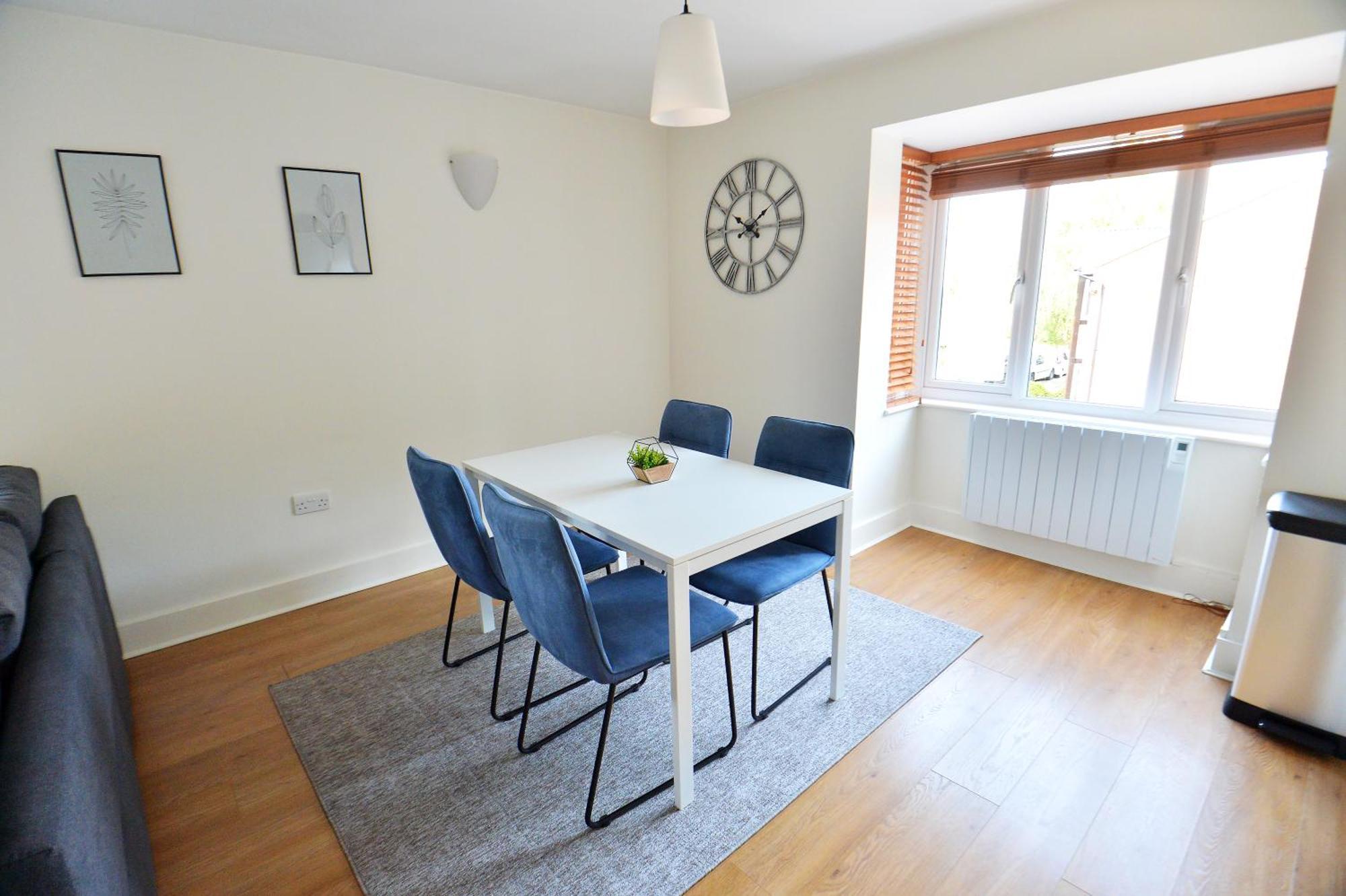 Stylish 2Br Flat - 2 Free Parking Spaces - Near Lgw Airport クローリー エクステリア 写真