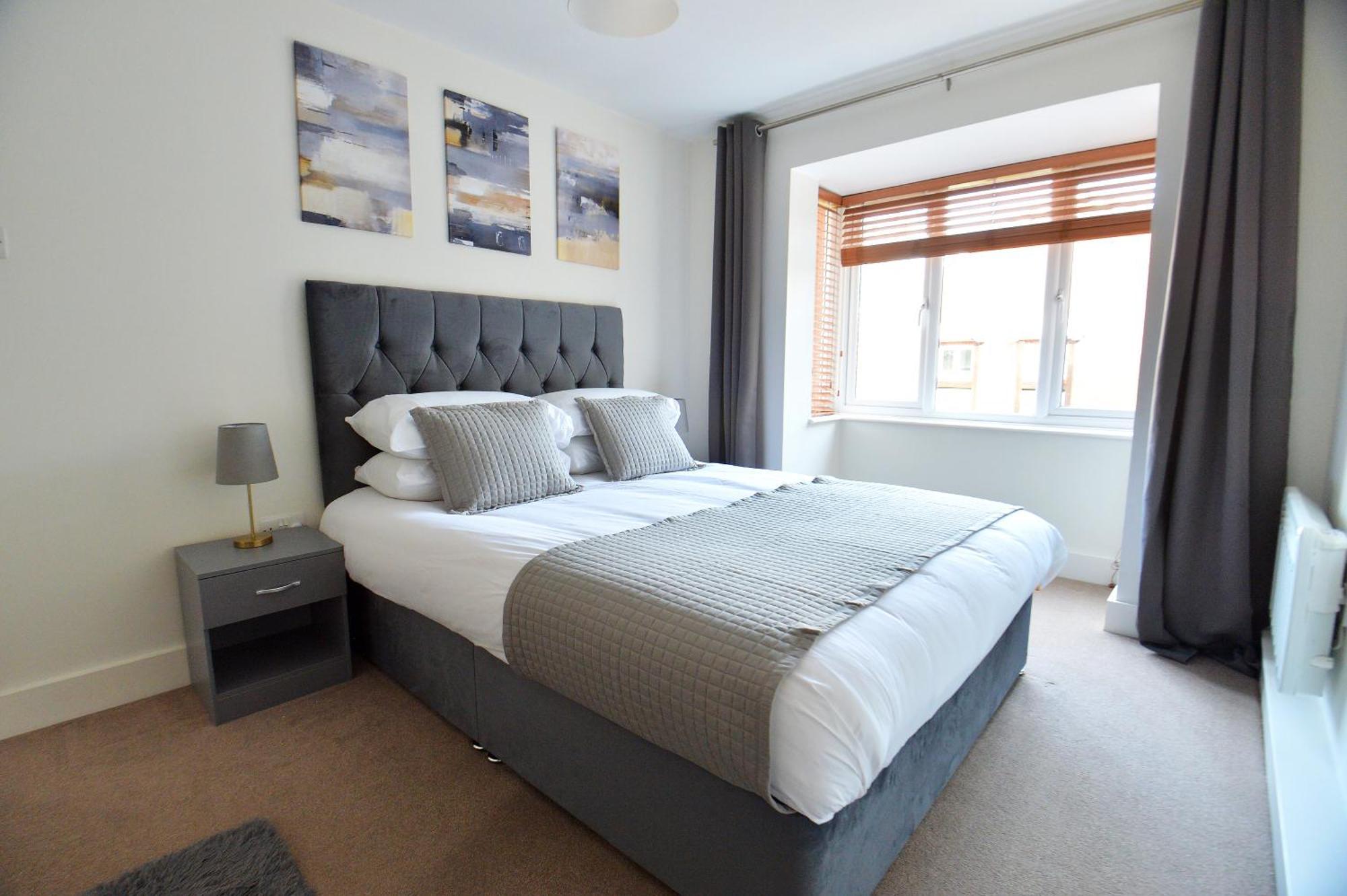 Stylish 2Br Flat - 2 Free Parking Spaces - Near Lgw Airport クローリー エクステリア 写真